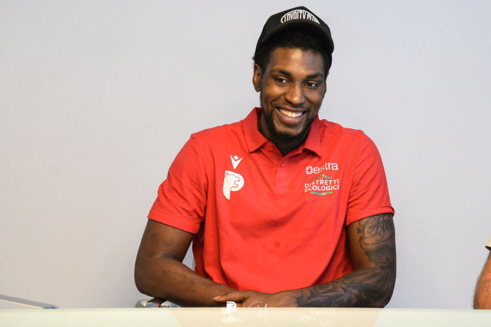 Jordon Varnado al secondo atto con Estra Pistoia: “Faccio il leader e aiuto i miei nuovi compagni a capire quel che c’è da fare”