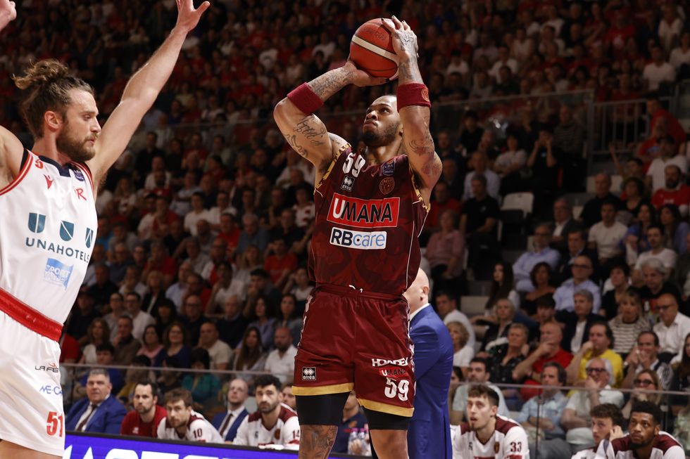 Tucker inarrestabile, l'Umana Reyer Venezia vince sul parquet della UNAHOTELS Reggio Emilia e pareggia la serie sul 2-2