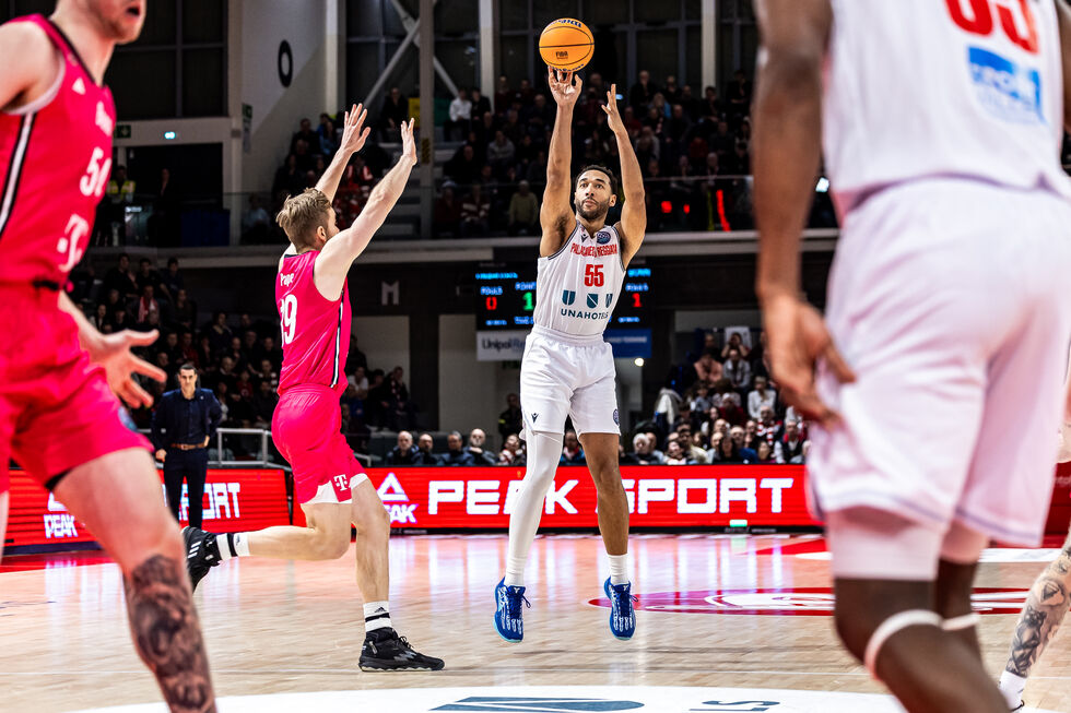 BCL: Cheatham e Winston decisivi, la UNAHOTELS Reggio Emilia sconfigge in volata il Telekom Basket Bonn in Gara 2 di play-in e passa il turno