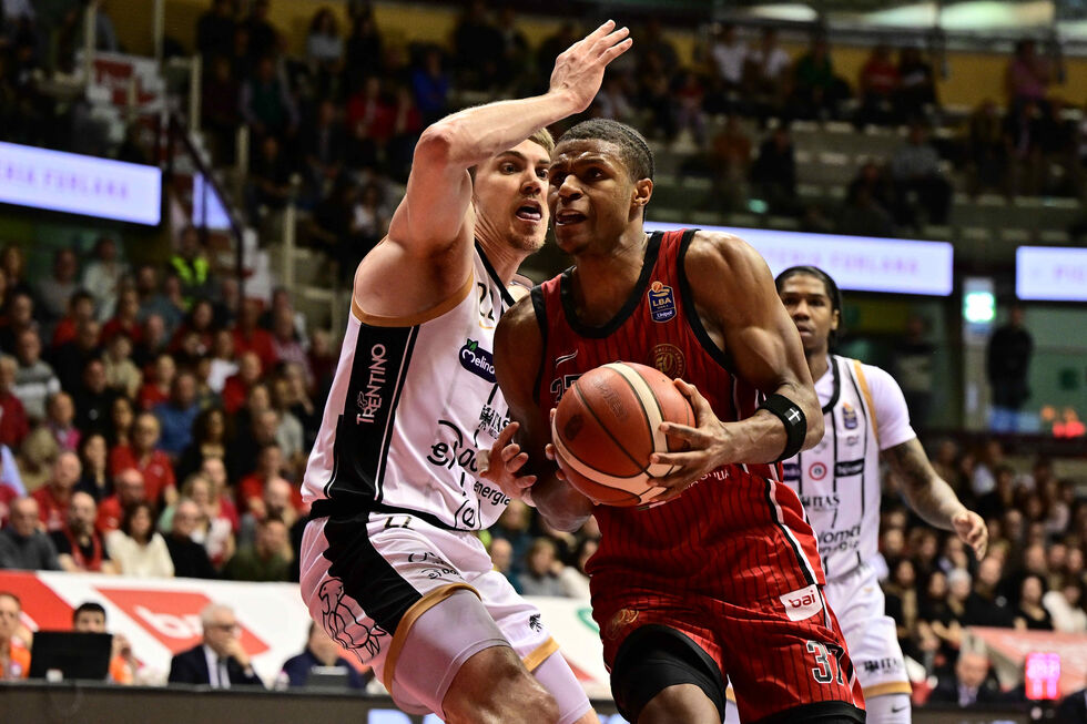 Ramsey e Toscano-Anderson trascinano la Pallacanestro Trieste al successo sulla Dolomiti Energia Trentino (84-78)