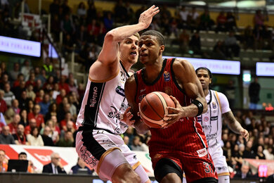 Ramsey và Toscano-Anderson tỏa sáng, dẫn dắt Pallacanestro Trieste đánh bại Dolomiti Energia Trentino