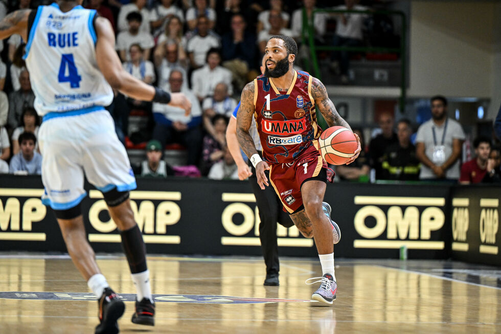 Cole e Parks inarrestabili, l'Umana Reyer Venezia sbanca il parquet del Banco di Sardegna Sassari (79-98)