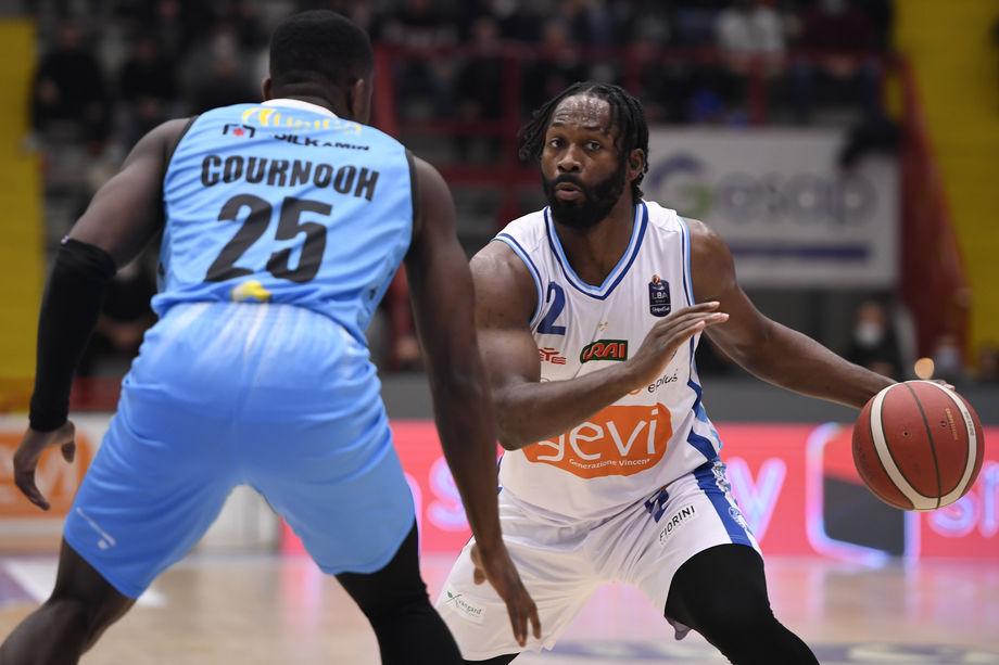 La GeVi Napoli saluta Jeremy Pargo