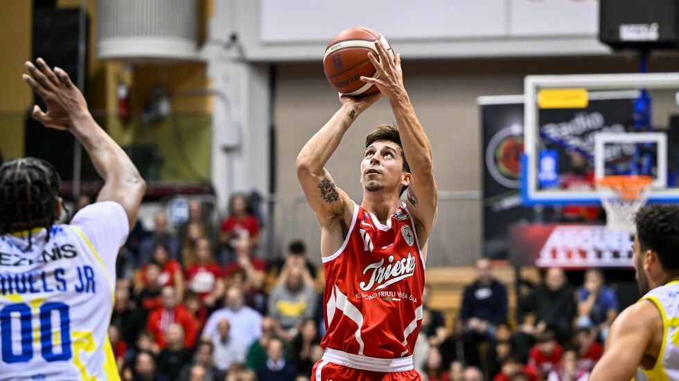 La 14ª sfida Virtus Costa Bologna - Pallacanestro Trieste lunedì alle 20.00 live su LBATV