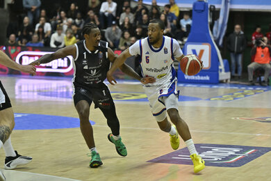 Nutribullet Treviso Basket giành chiến thắng kịch tính trước Derthona Tortona: Abdur-Rahkman và Croswell tỏa sáng