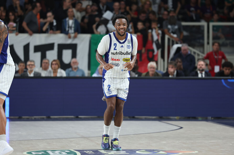 Nutribullet Treviso Basket, Chico Carter ha riportato la frattura del quinto metacarpo della mano destra