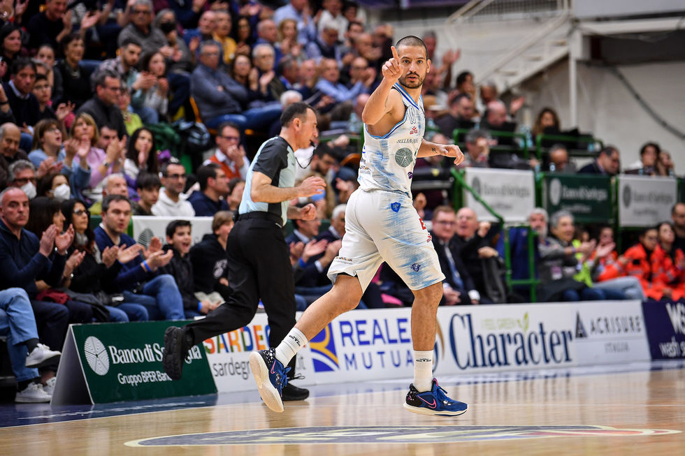 Banco di Sardegna Sassari, il ritiro di Massimo Chessa: “In campo ho dato tutto quello che avevo, lo Scudetto del 2015 il ricordo più bello. Futuro nel basket? No, ho altro in mente”