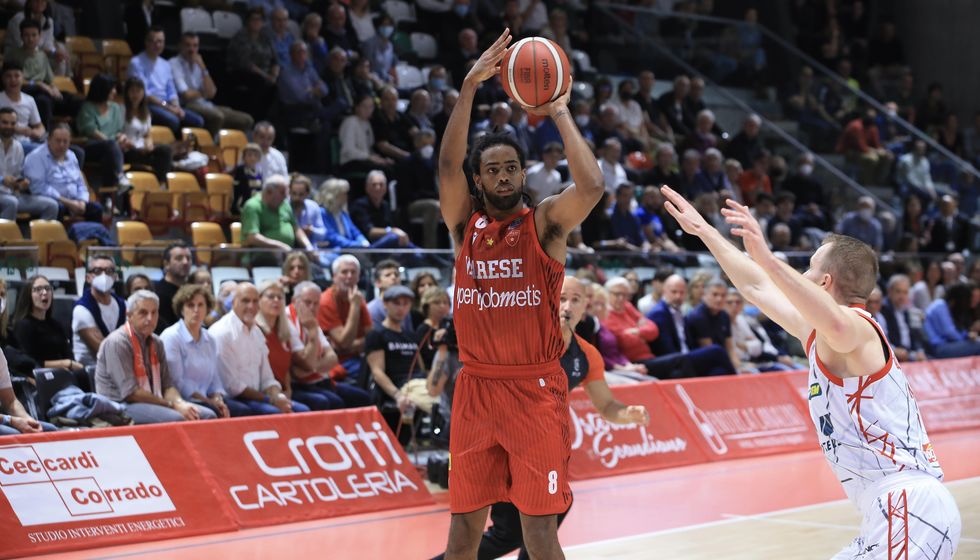 Openjobmetis Varese, la crescita di Woldetensae: “In Serie A fa la differenza la mentalità dei giocatori. Brase? Ha grande professionalità e rispetto del ruolo”