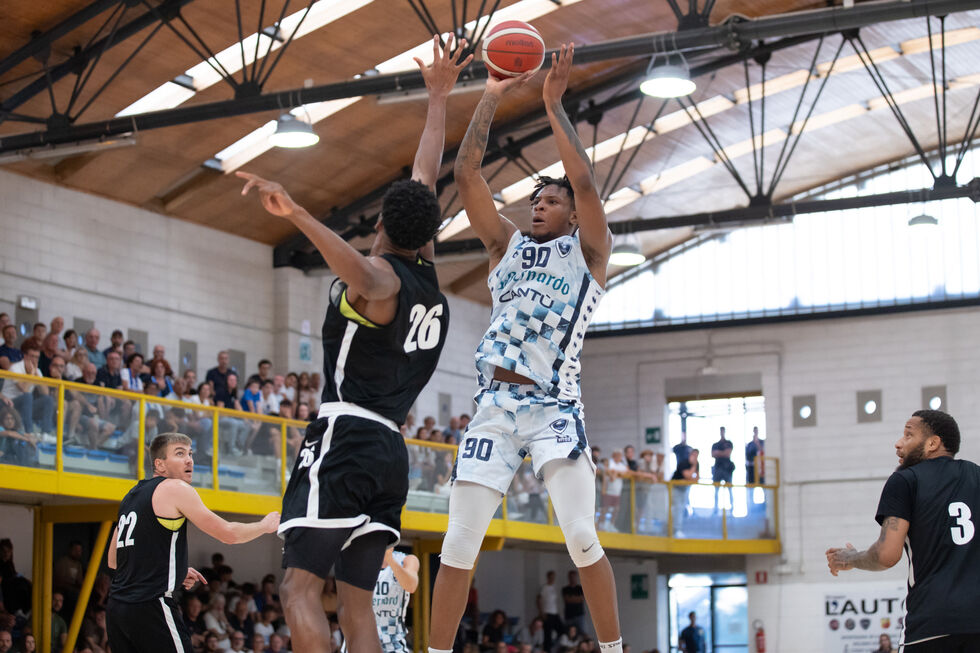 L'Acqua S.Bernardo Cantù chiude la Valtellina Summer League con il successo per 79-70 contro la Dolomiti Energia Trentino