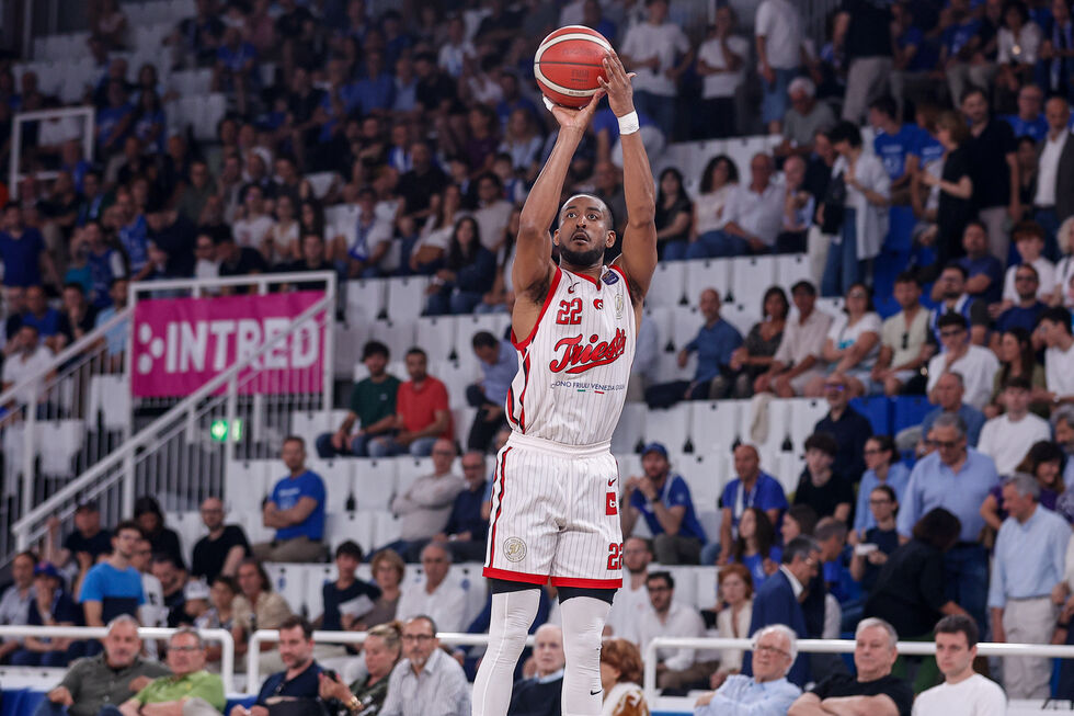 Markel Brown lascia la Pallacanestro Trieste e torna al Napoli Basketball