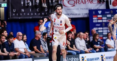 Davide Alviti gia hạn hợp đồng dài hạn với Pallacanestro Varese