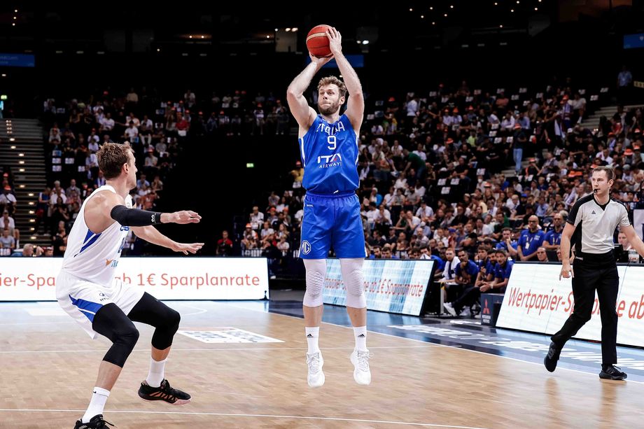 Qualificazioni FIBA World Cup 2023, l’Italia rimonta e supera l’Ucraina con Melli e Fontecchio protagonisti