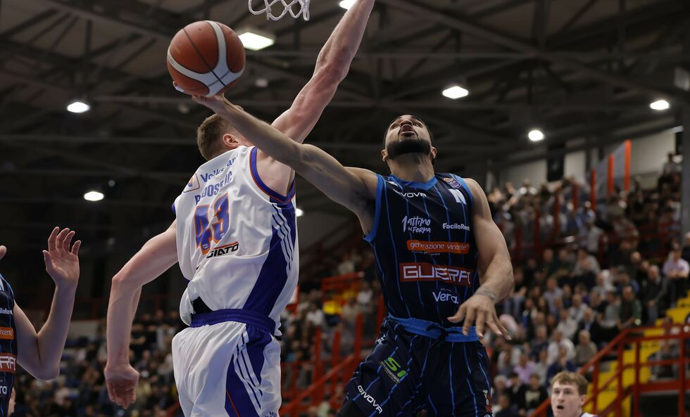 La Guerri Napoli torna alla vittoria, stesa la Nutribullet Treviso Basket con Mitrou-Long e Caruso protagonisti