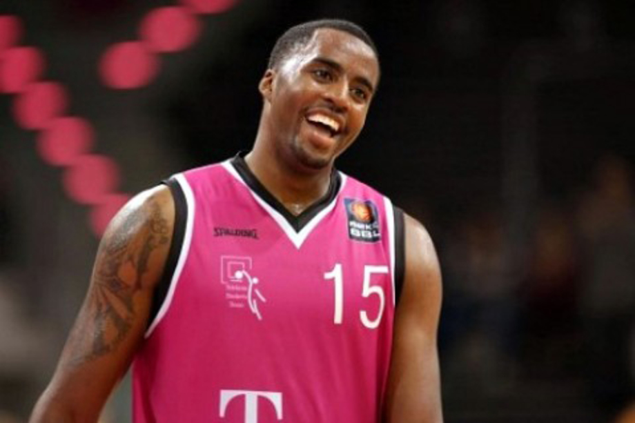 EA7 Emporio Armani, accordo biennale con Jamel McLean