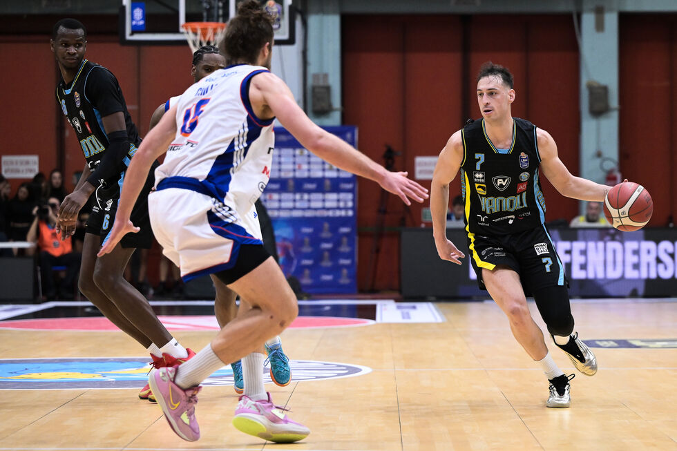 Nutribullet Treviso Basket - Vanoli Basket Cremona domenica alle 18.30 (live su LBATV), Casarin è l'ex della partita