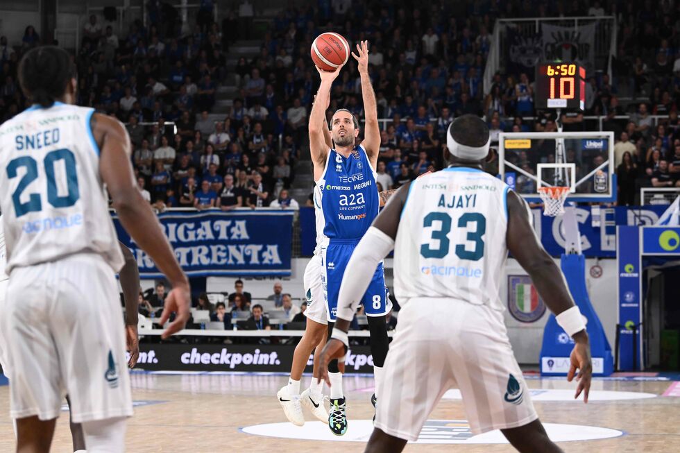 Acqua S.Bernardo Cantù - Germani Brescia domenica alle 20.00 (live su LBATV e Sky Sport Basket) chiude il programma del 16° turno