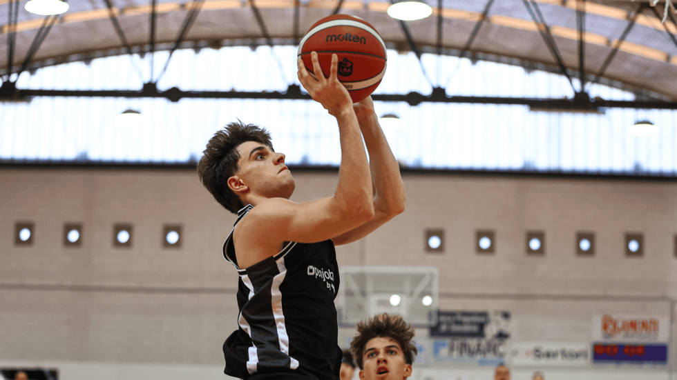L'Openjobmetis Varese batte la Pallacanestro Trieste per 104-65 nell'amichevole della Valtellina Summer League