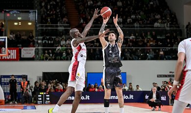 Openjobmetis Varese vs Bertram Derthona: Trận đấu đỉnh cao và cột mốc 200 của Baldasso