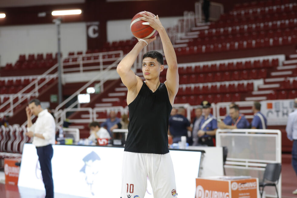 L’ala Fabrizio Pugliatti torna alla Trapani Shark