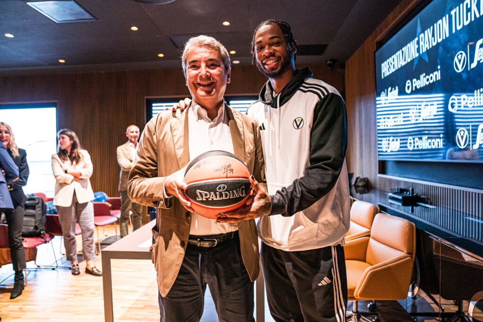 Virtus Segafredo Bologna, presentato Rayjon Tucker: "Voglio imparare dai migliori di questa squadra, sono pronto a mettermi alla prova"