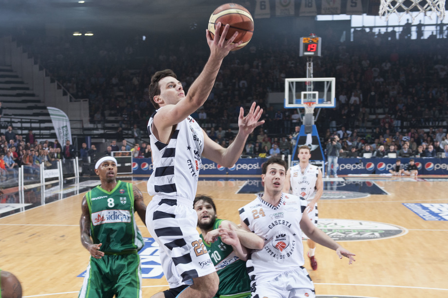 La Pallacanestro Cantu' ingaggia Stefano Gentile