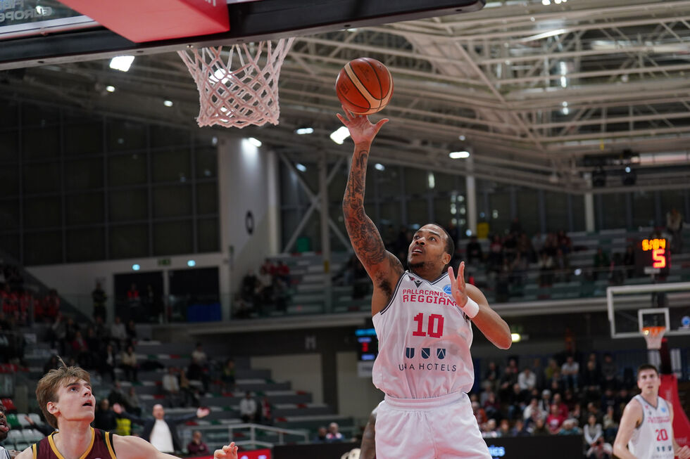 FIBA Europe Cup: la UNA Hotels Reggio Emilia cede in volata per 84-85 contro l'UCAM Murcia nell'andata dei quarti di finale