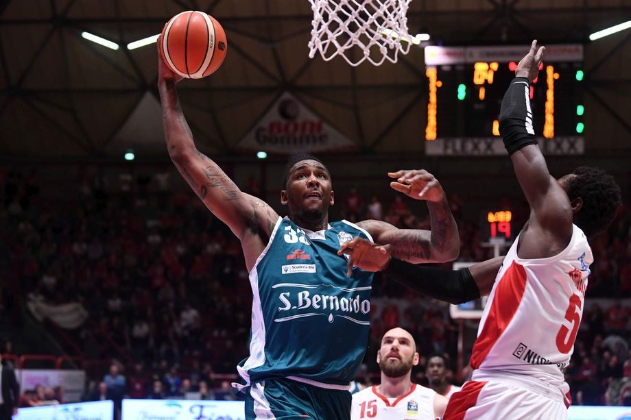 L'Happy Casa Brindisi ingaggia l'ala pivot Tyler Stone