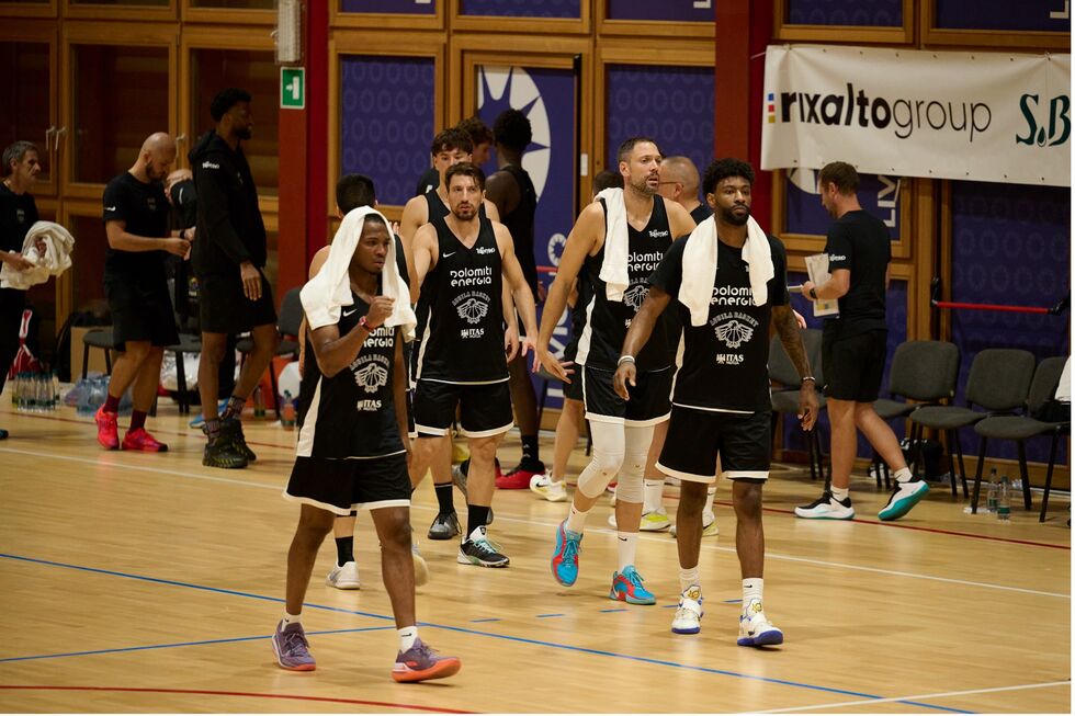 Dolomiti Energia Trentino, k.o. in volata per 84-81 nella Valtellina Summer League contro la Fortitudo Bologna