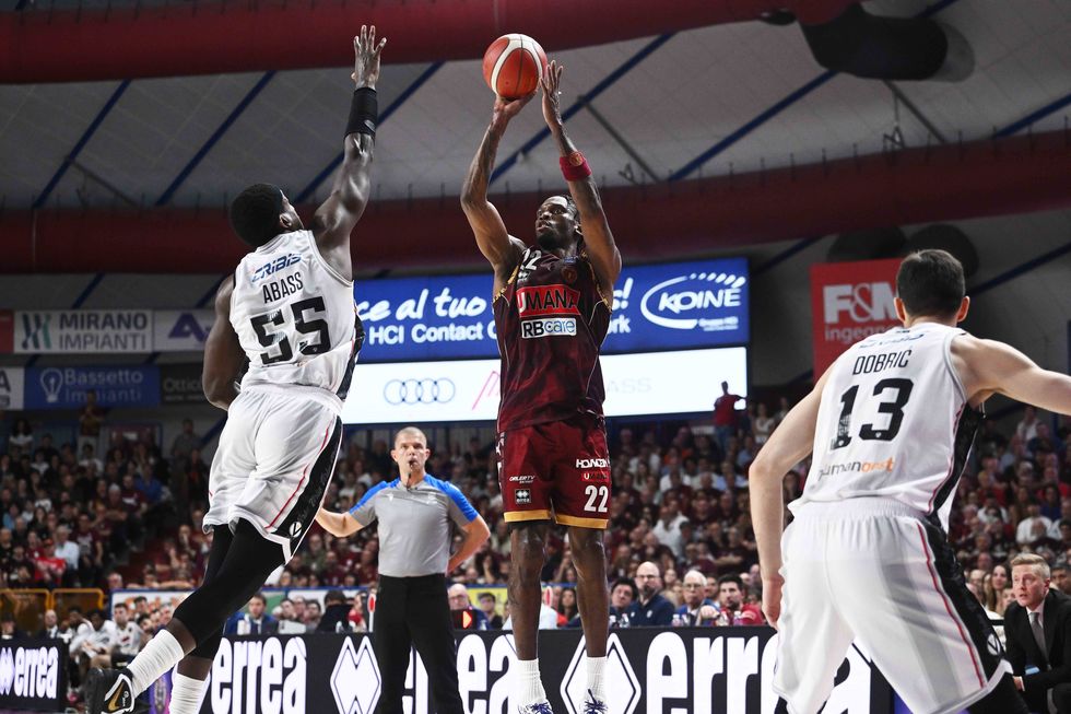 Parks e Heidegger decisivi, l'Umana Reyer Venezia vince Gara 3 e accorcia le distanze sul 2-1 nella serie contro la Virtus Segafredo Bologna