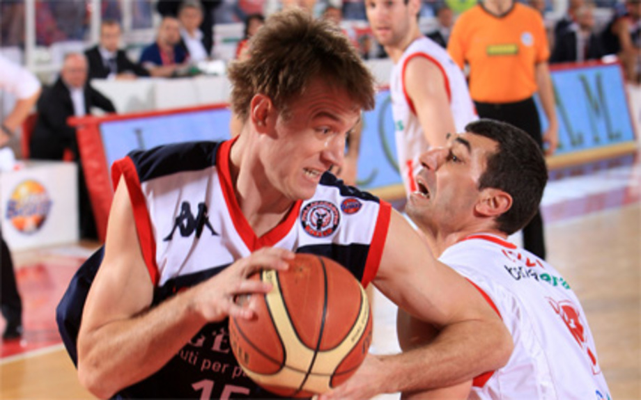 La Dinamo Sassari firma la ala-centro serba Vanja Plisnic