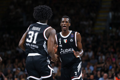 Kỷ lục ghi điểm của Virtus Bologna ở Gara 2 trước Venezia