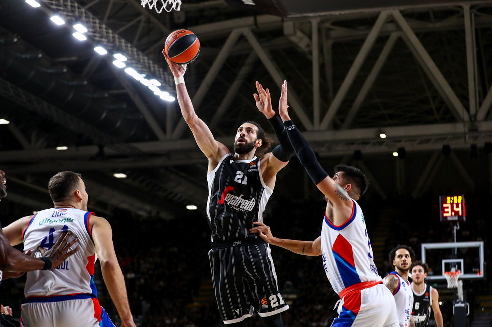 Eurolega: la Virtus Segafredo Bologna non si ferma più, Anadolu Efes Istanbul steso da un super Shengelia
