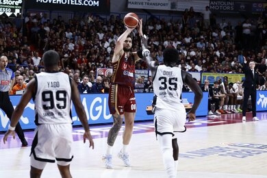 Reyer Venezia thắng 89-85, dẫn trước Bologna 2-1 tại Serie A