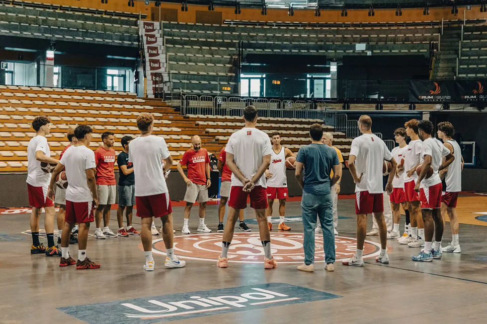 Primo giorno di allenamento: il gruppo della Pallacanestro Trieste torna in campo