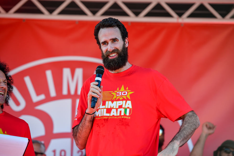 Il commento di Giorgio Armani sul ritiro di Gigi Datome: "Ha fatto una scelta coraggiosa, sono ammirato della sua leadership dentro e fuori dal campo"