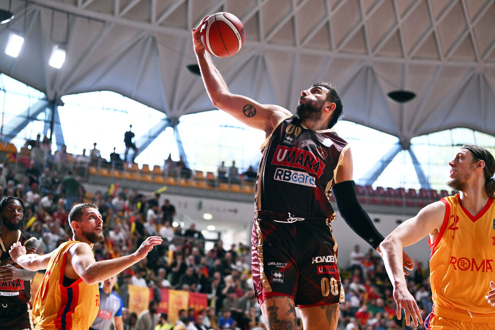 Il 17° derby Umana Reyer Venezia - Nutribullet Treviso Basket domenica alle 18.00 (live su LBATV)