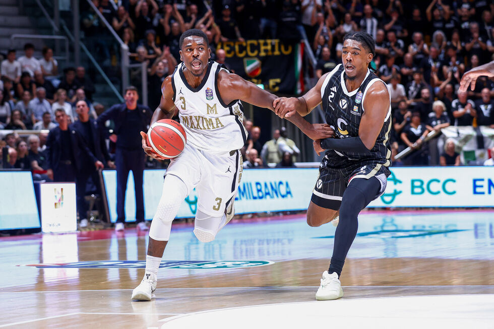 Il derby Maxima Roma - BC Roma domenica alle 18.15 (live su LBATV, Sky Sport Uno e Sky Sport Basket)