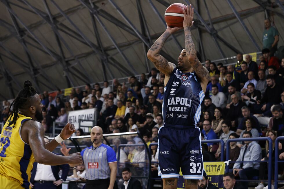 Il Napoli Basket scappa nel terzo quarto guidata da Green e conquista il derby contro la Givova Scafati