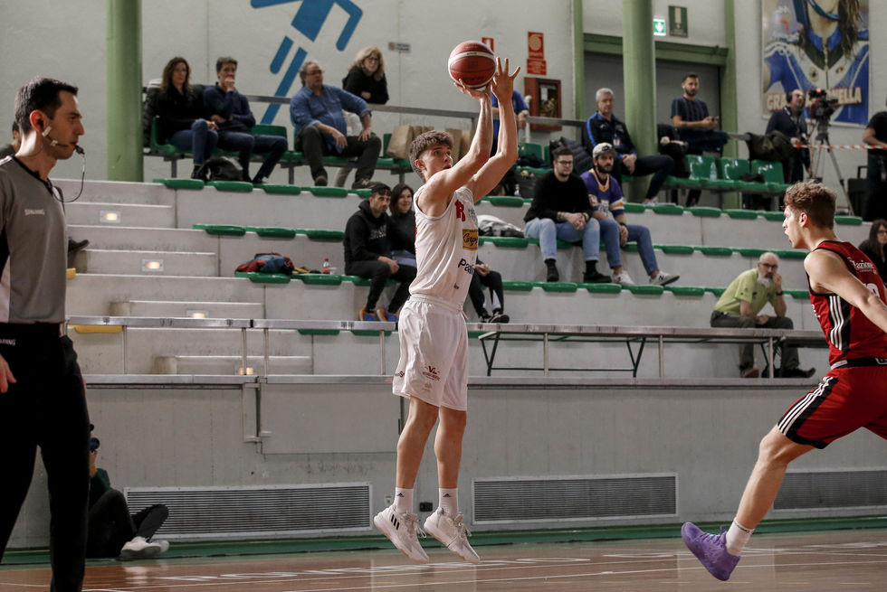 IBSA Next Gen Cup 2022/23, Girone A: la Carpegna Prosciutto Papalini Pesaro domina la Pallacanestro Trieste con Tarallo e Maretto protagonisti