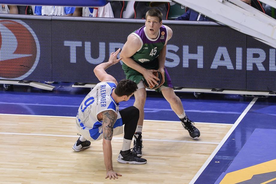 Banco di Sardegna, sotto canestro arriva Jack Cooley
