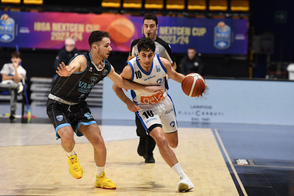 IBSA Next Gen Cup, Girone A: la Generazione Vincente Napoli allunga nel quarto periodo e batte la Vanoli Cremona trainata da Sinagra e Saccoccia