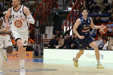 Guerri Napoli đại thắng APU Udine 98-71 nhờ El-Amin và Faggian tỏa sáng