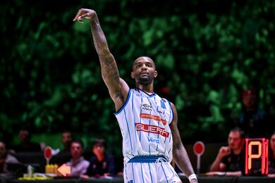 Aamir Simms Rời Guerri Napoli: Chuyên Gia Đưa Ra Dự Đoán Tỷ Số Cho Các Trận Đấu Sắp Tới