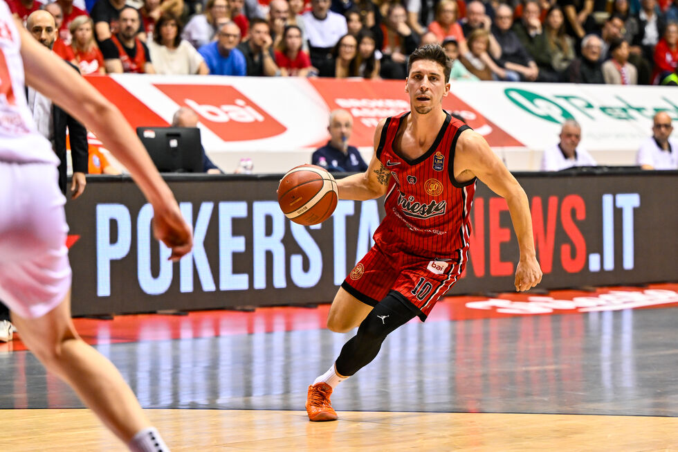 Pallacanestro Trieste, Ruzzier e il derby vinto contro Udine: "Ci dà una spinta enorme per il finale di stagione"