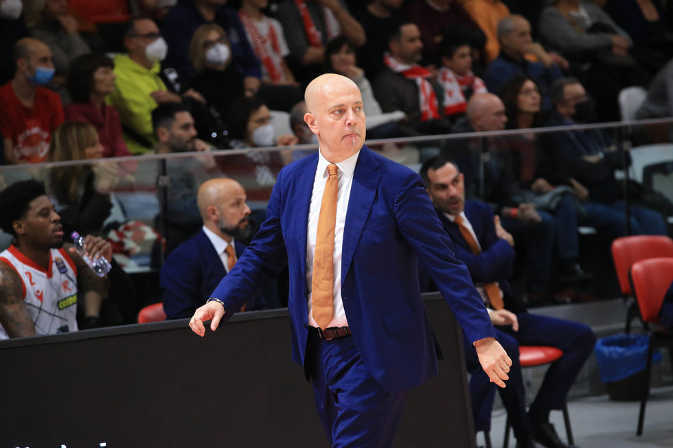 UNAHOTELS Reggio Emilia, esonerato coach Max Menetti