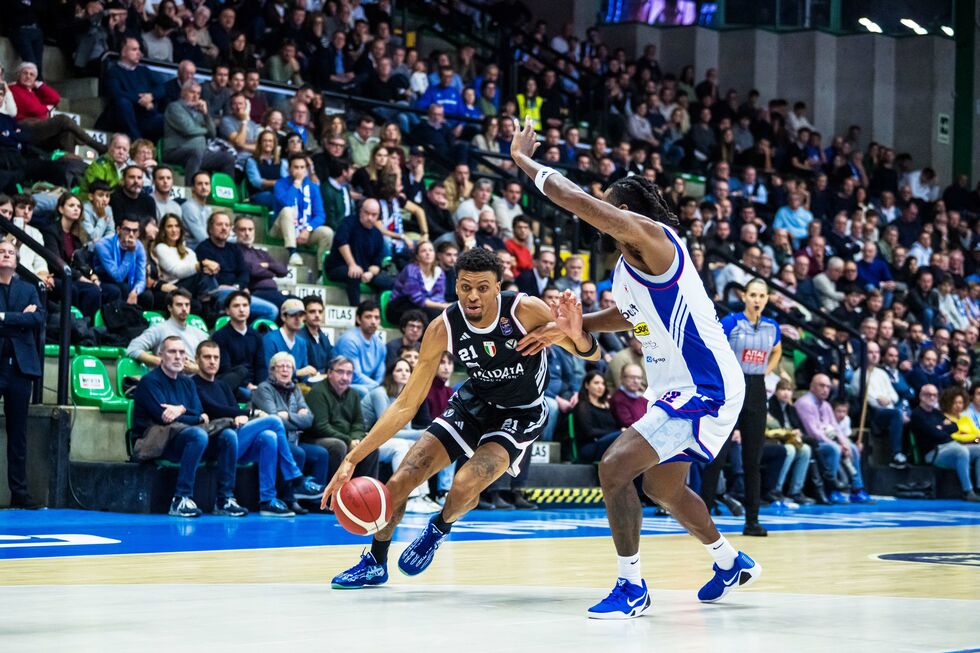 Virtus Olidata Bologna - NutriBullet Treviso Basket domenica alle 19.00 (live su LBATV), 16° scontro tra le squadre