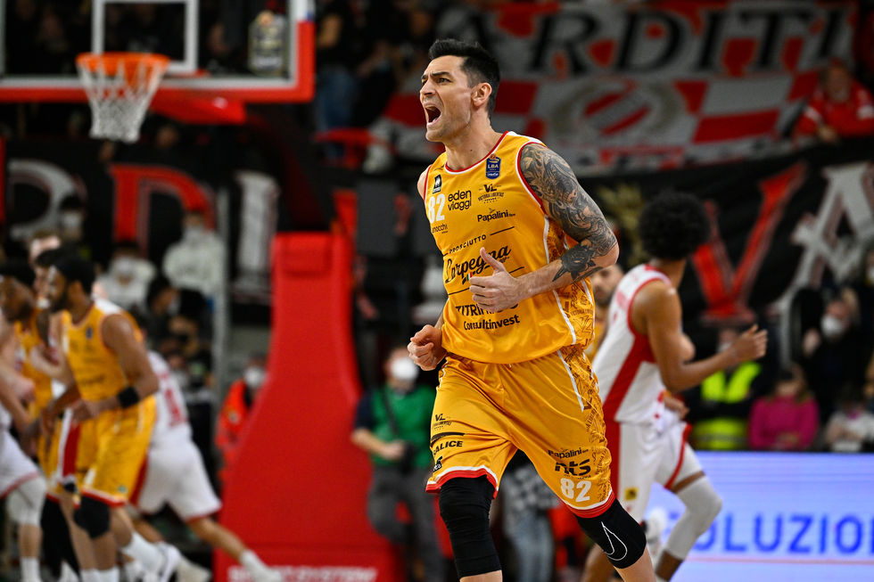 Carpegna Prosciutto Pesaro, Carlos Delfino ritrova Varese vent’anni dopo la gara più prolifica della sua carriera in Serie A