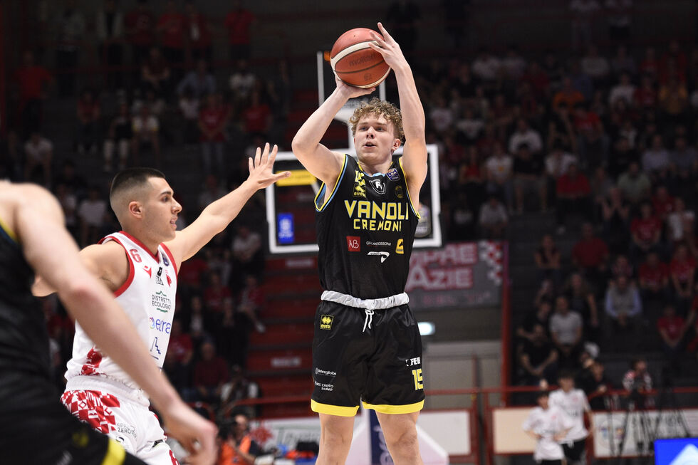 La Vanoli Basket Cremona saluta e ringrazia i giovani Mattia De Martin, Nicola Fantoma ed Emīls Ivanovskis