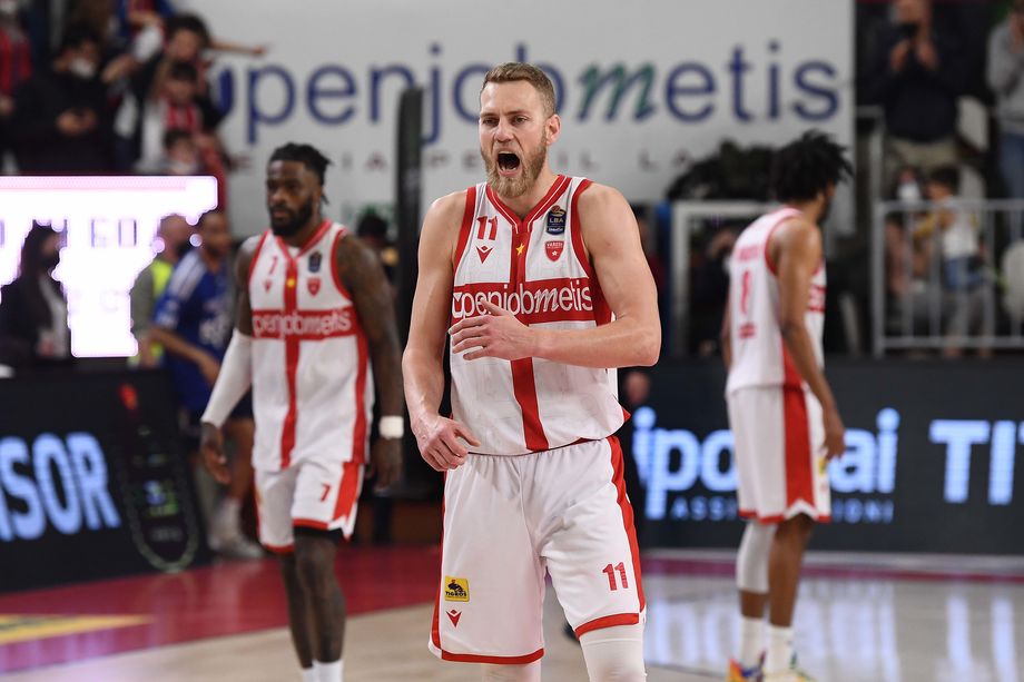 Siim-Sander Vene e il suo futuro all’Openjobmetis Varese: “Per il rinnovo se ne discuterà più avanti. Scola? Ha metodi di lavoro ispirati alla NBA”