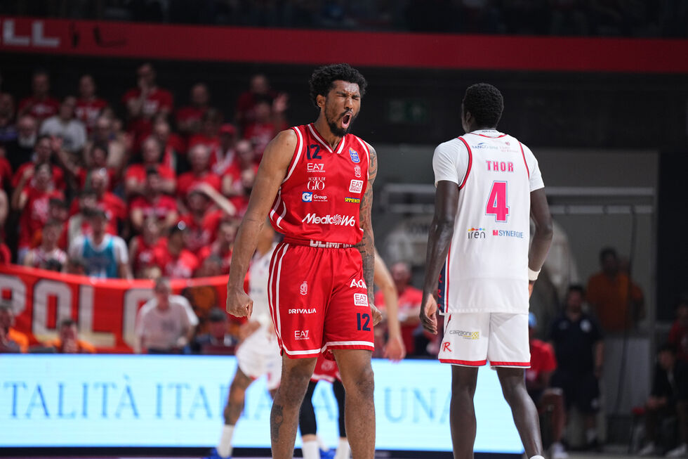 EA7 Emporio Armani Milano, Armoni Brooks è il quarto giocatore nella storia dell'Olimpia a segnare almeno 7 triple in una partita di playoff